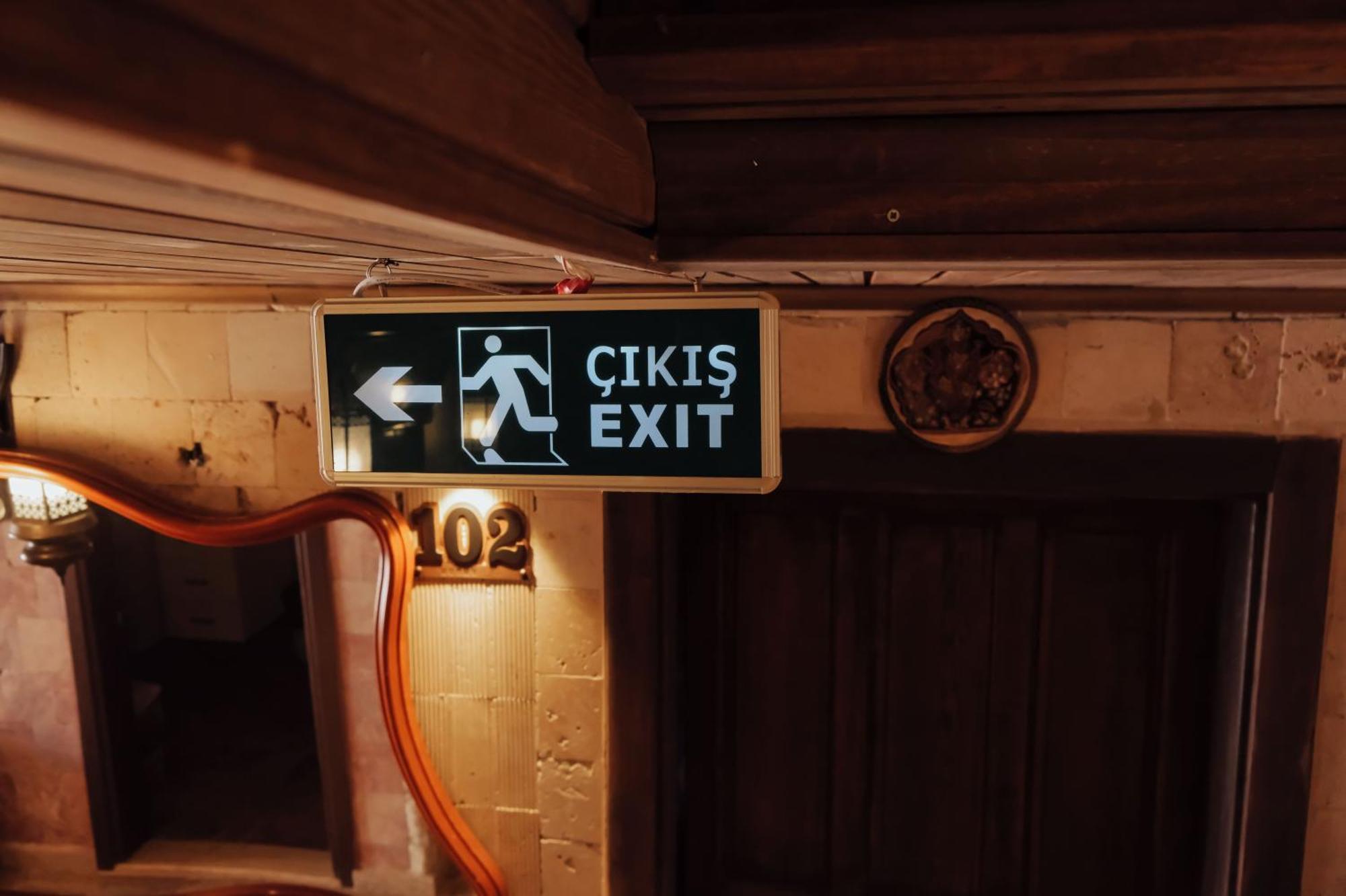 Konak Esila Uşak Exteriör bild